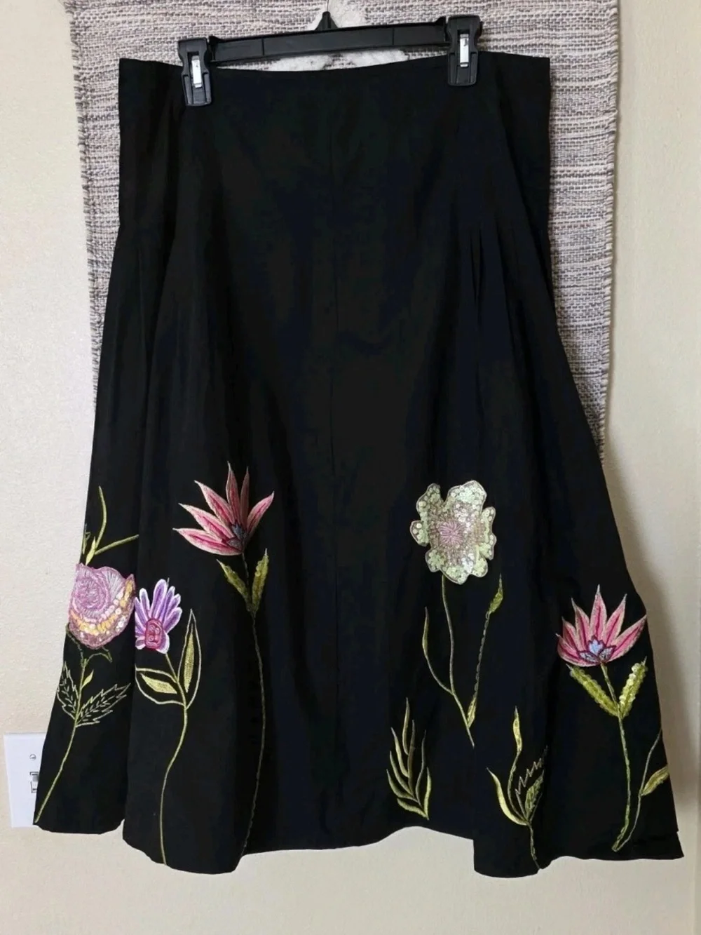 Basil & Maude Black Embroidered Floral Midi Skirt Beaded Sequin Accent Sz 12